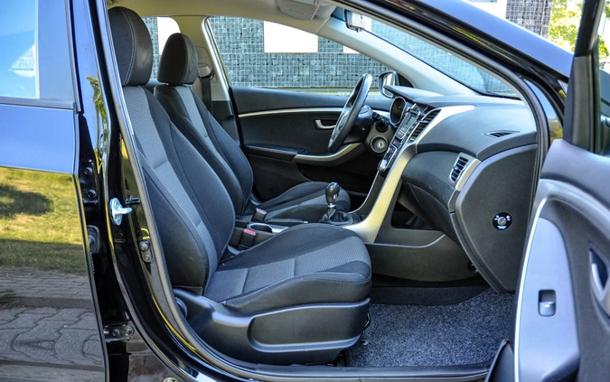 Hyundai I30 cena 29900 przebieg: 161000, rok produkcji 2012 z Wojkowice małe 67